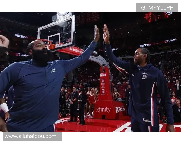 快船击败爵士，成功晋级季后赛，展现顽强拼搏精神